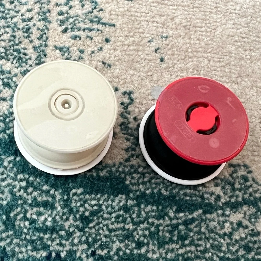 NWOT- 2 fun pop sockets